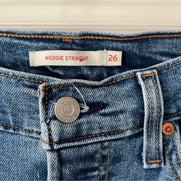 Levi's Wedgie Jeans 26 - Picture 3 of 4